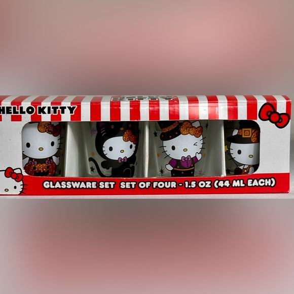 Set of 4 1.5 oz. Hello Kitty shot glasses - Picture 9 of 16